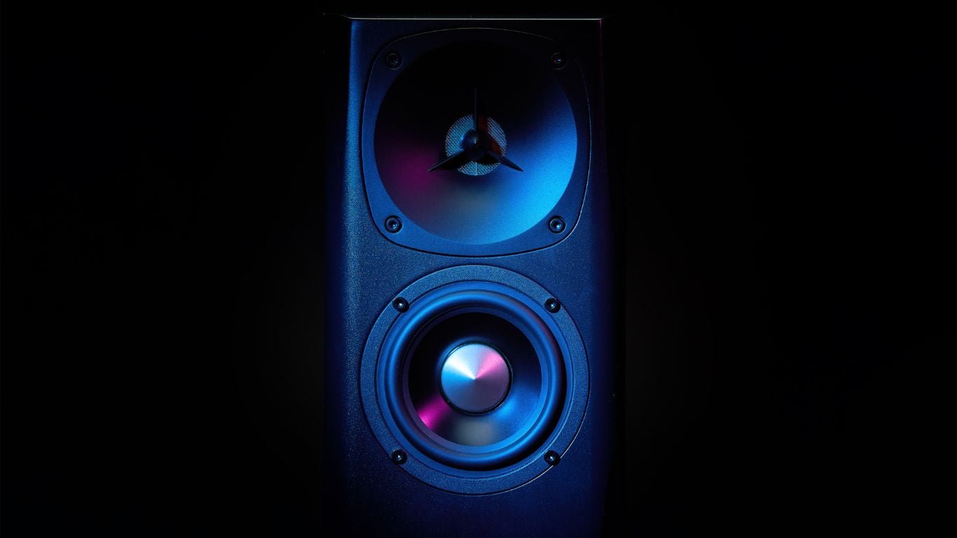 De la Mono au Dolby Atmos La Révolution Sonore des Systèmes Audio Mobiles